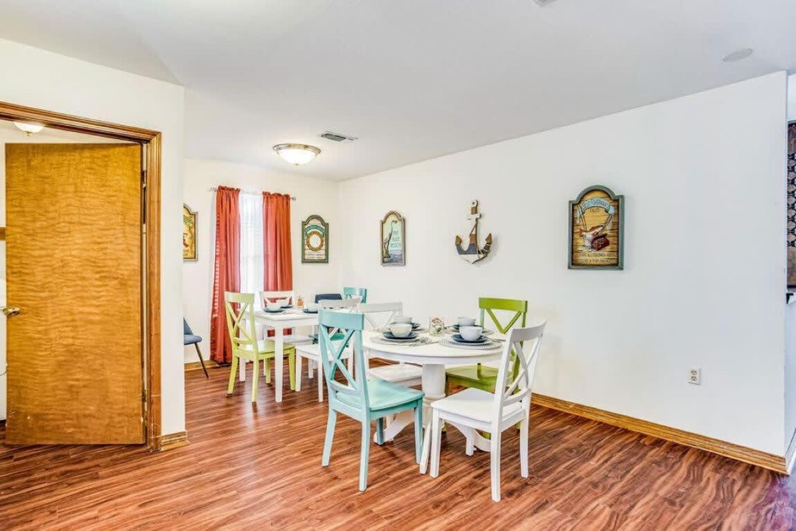 Brilliant In Bellview-Back Unit-- Mins To Nas Pensacola, Beach, Shopping Exterior foto