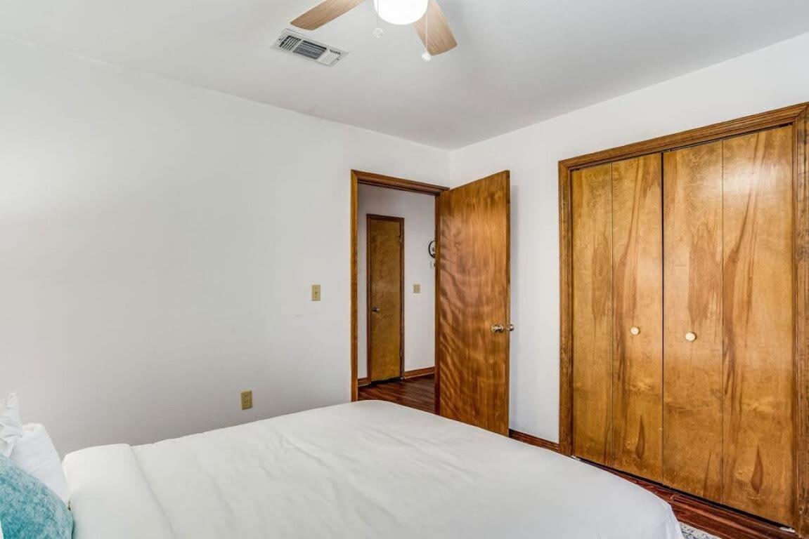 Brilliant In Bellview-Back Unit-- Mins To Nas Pensacola, Beach, Shopping Exterior foto