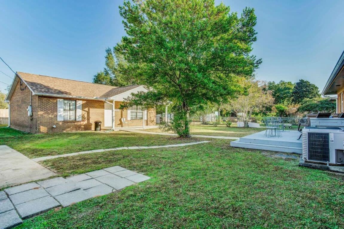Brilliant In Bellview-Back Unit-- Mins To Nas Pensacola, Beach, Shopping Exterior foto
